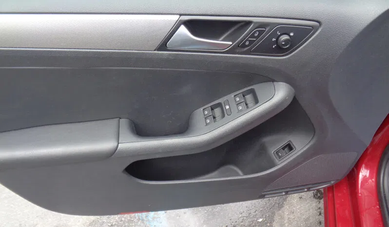 
								VOLKSWAGEN JETTA S full									