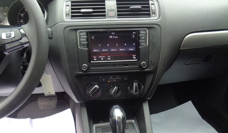 
								VOLKSWAGEN JETTA S full									