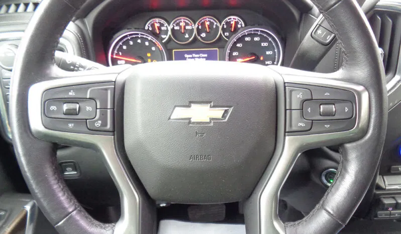 
								CHEVROLET SILVERADO 1500 LT CREW CAB full									