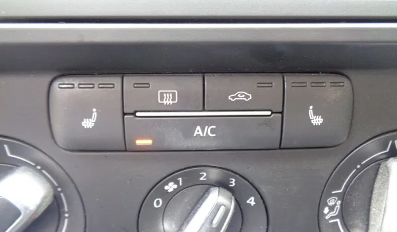 
								VOLKSWAGEN JETTA S full									