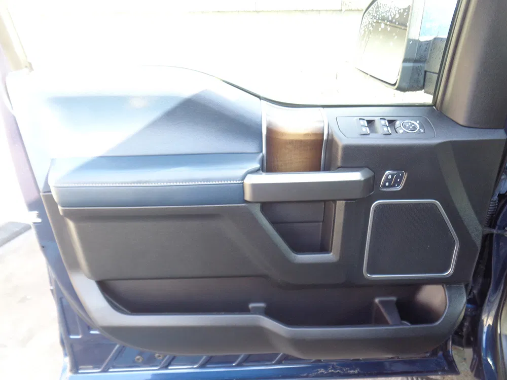 
								FORD F-150 LIMITED SUPER CREW CAB full									