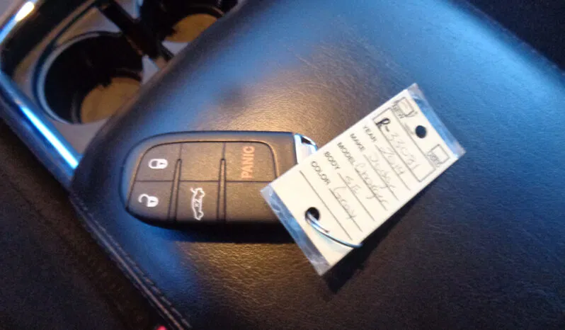 
								DODGE CHARGER SE full									