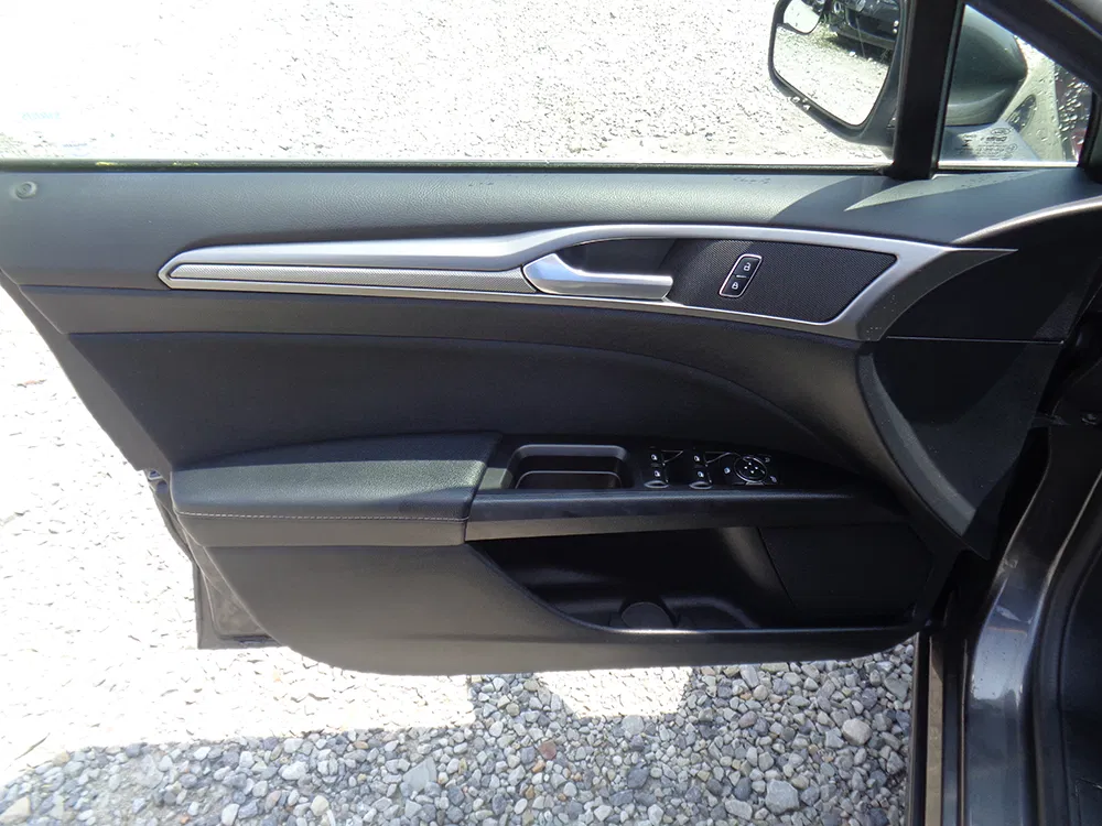 
								FORD FUSION SE full									
