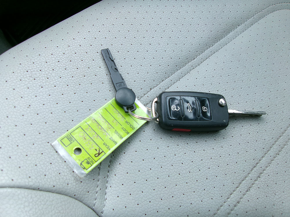 
								VOLKSWAGEN PASSAT SE full									