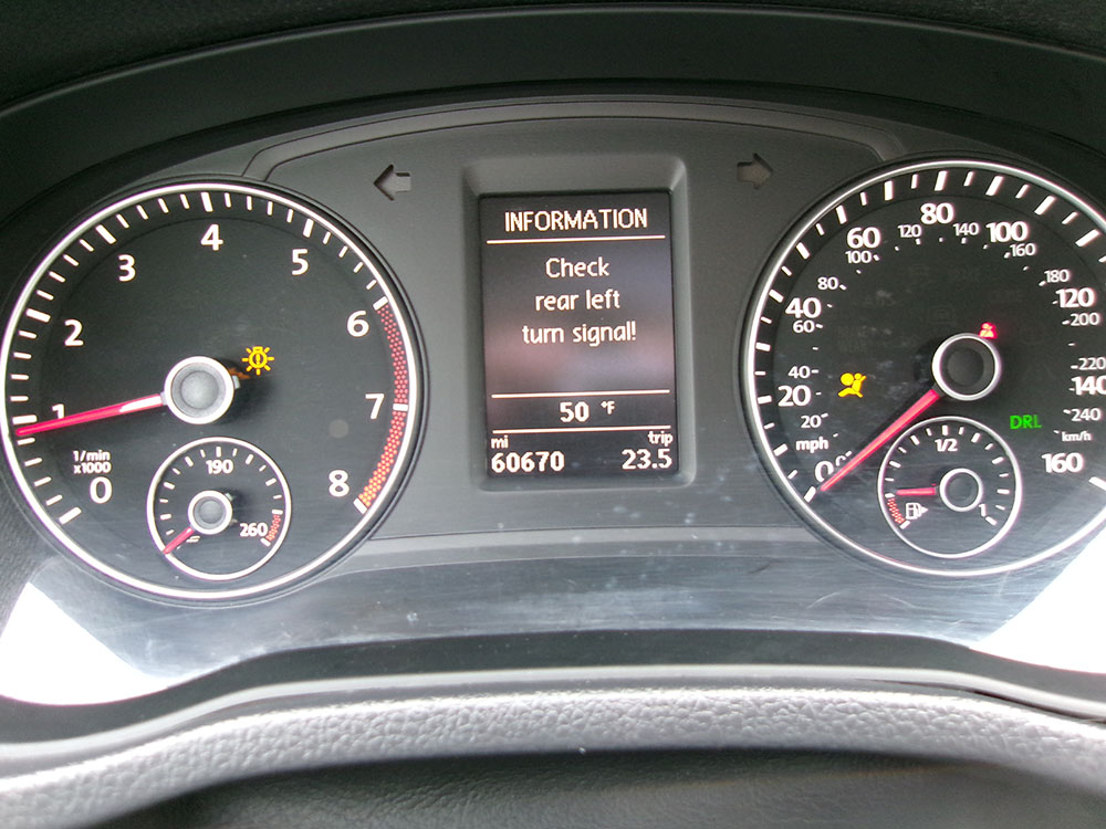 
								VOLKSWAGEN PASSAT SE full									