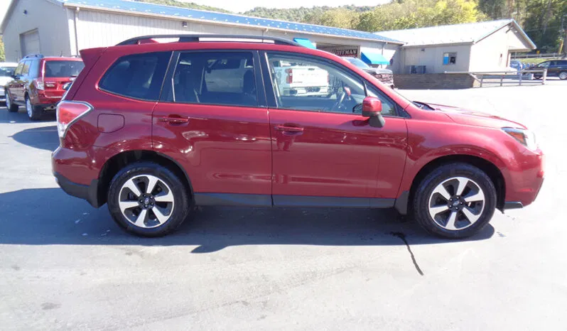 
								SUBARU FORESTER PREMIUM full									