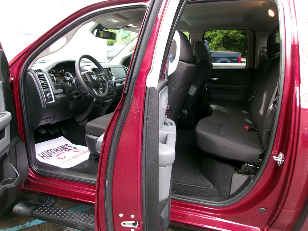 
								RAM 1500 CLASSIC WARLOCK EX CAB full									