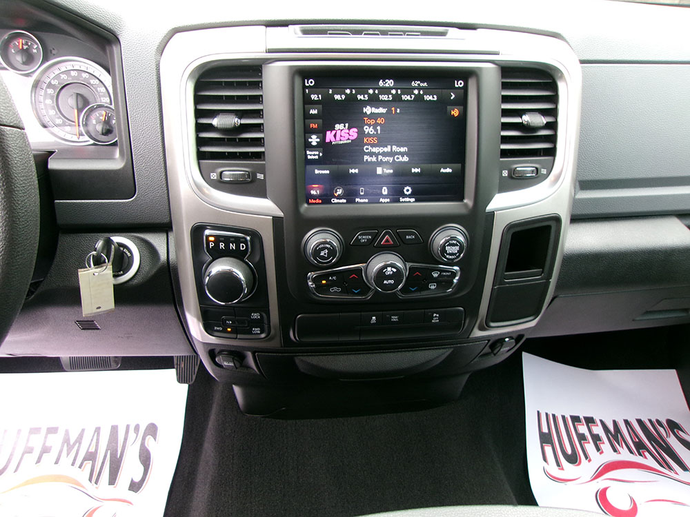 
								RAM 1500 CLASSIC WARLOCK EX CAB full									