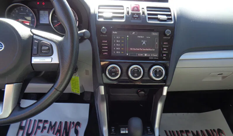 
								SUBARU FORESTER PREMIUM full									