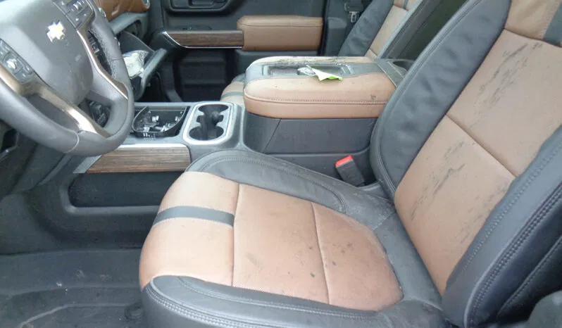 
								CHEVROLET SILVERADO 3500 HIGH COUNTRY CREW CAB DUALLY 8′ BED full									