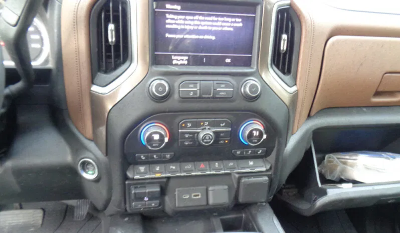 
								CHEVROLET SILVERADO 3500 HIGH COUNTRY CREW CAB DUALLY 8′ BED full									