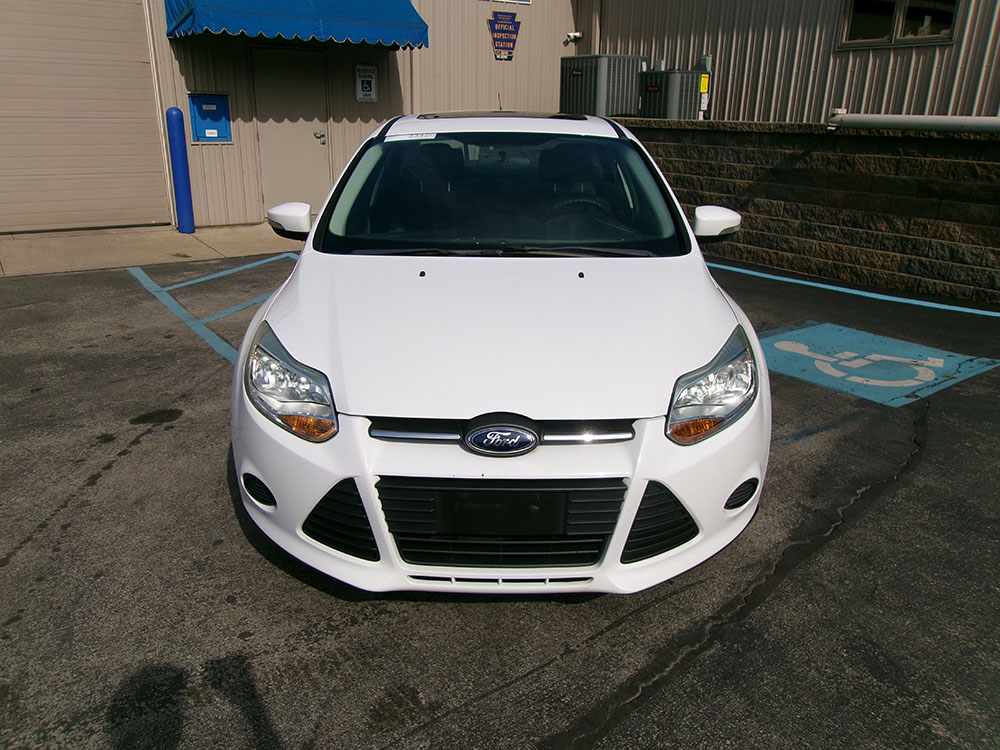 
								FORD FOCUS SE full									