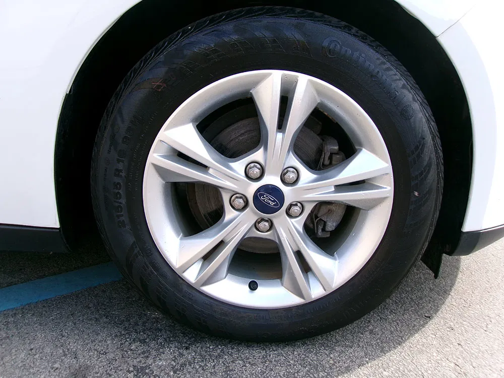 
								FORD FOCUS SE full									