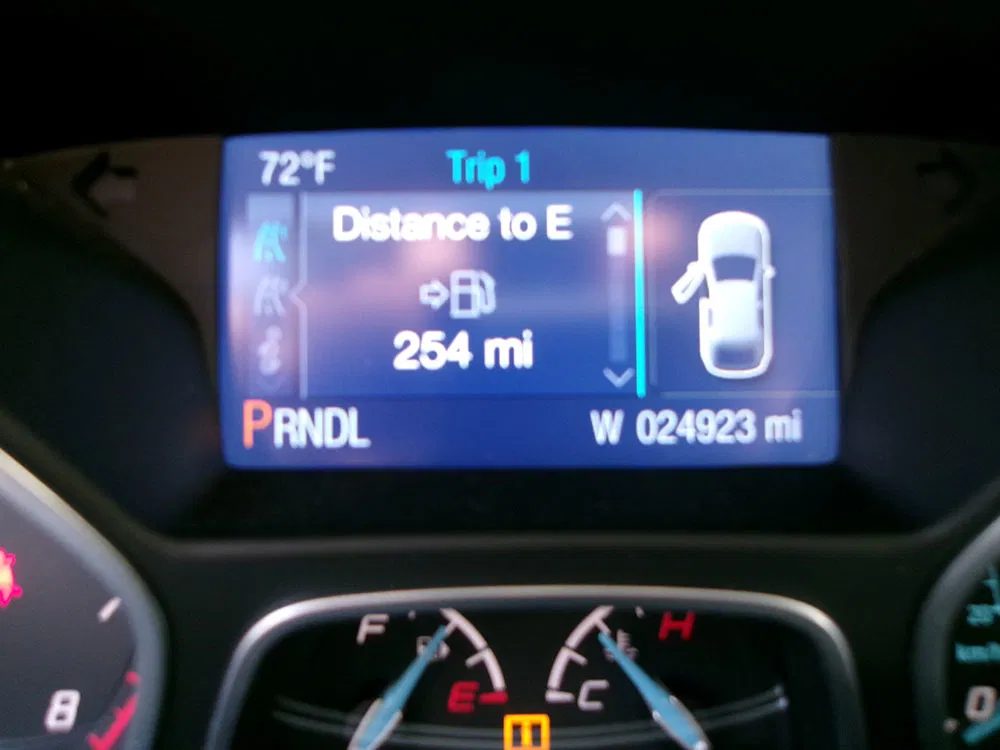
								FORD FOCUS SE full									