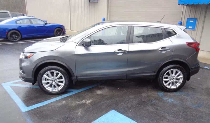 
								NISSAN ROGUE SPORT S full									