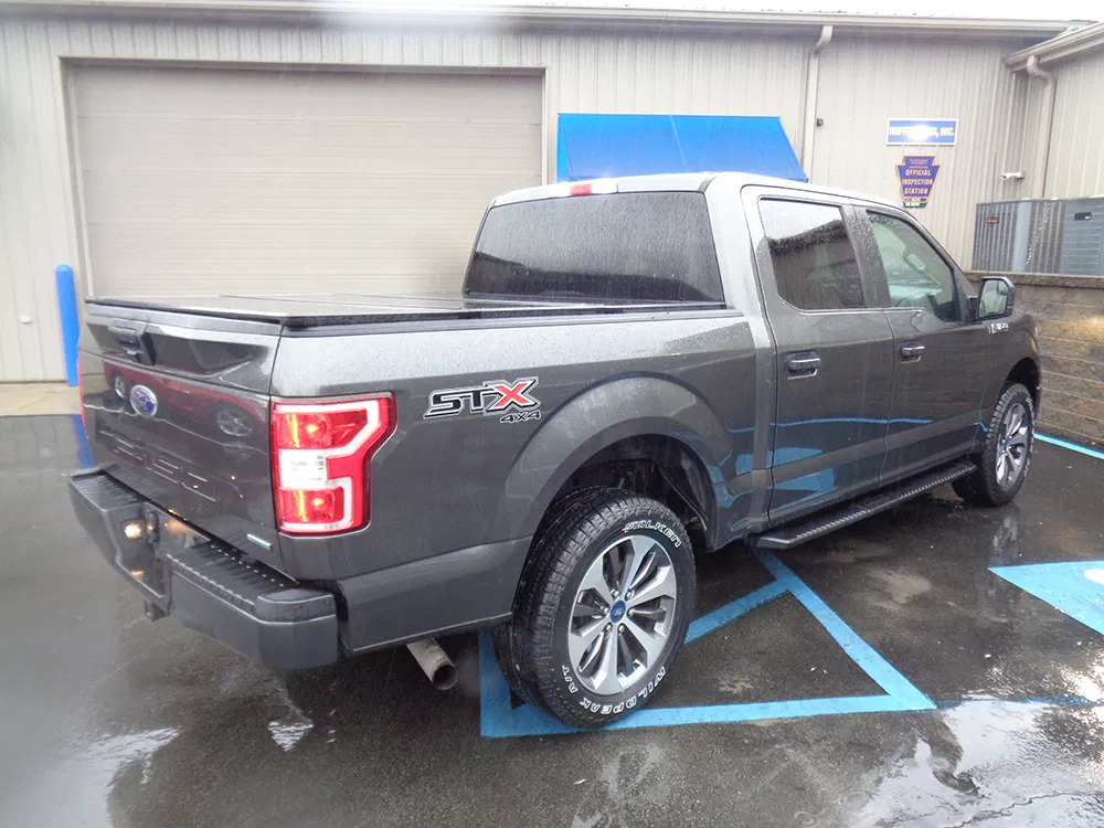
								FORD F-150 XLT CREW CAB full									