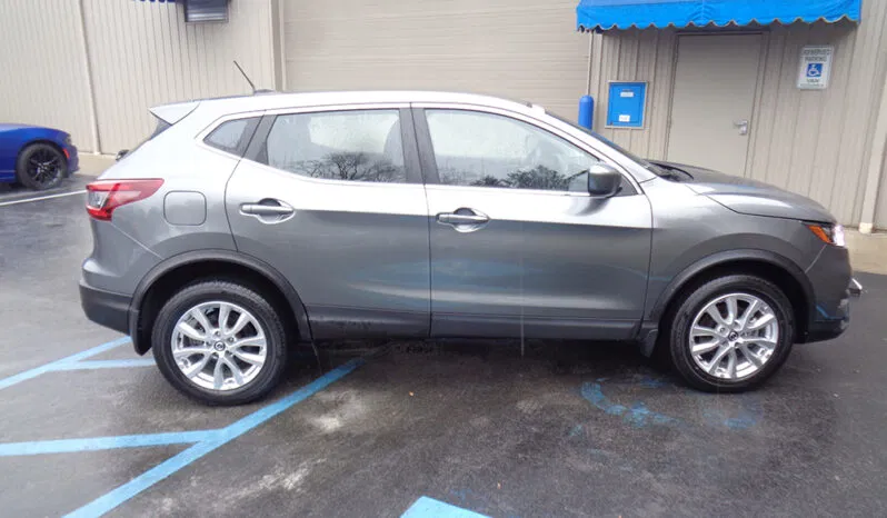 
								NISSAN ROGUE SPORT S full									