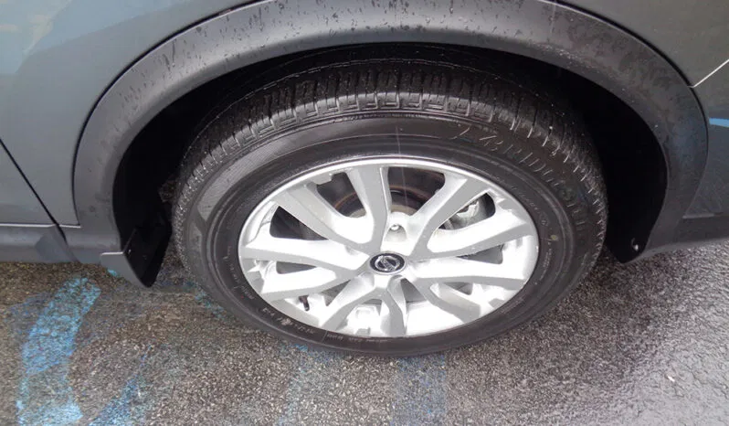 
								NISSAN ROGUE SPORT S full									