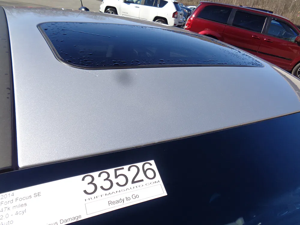
								FORD FOCUS SE full									