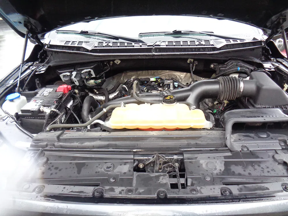 
								FORD F-150 XLT CREW CAB full									
