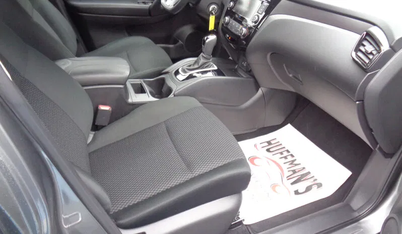 
								NISSAN ROGUE SPORT S full									