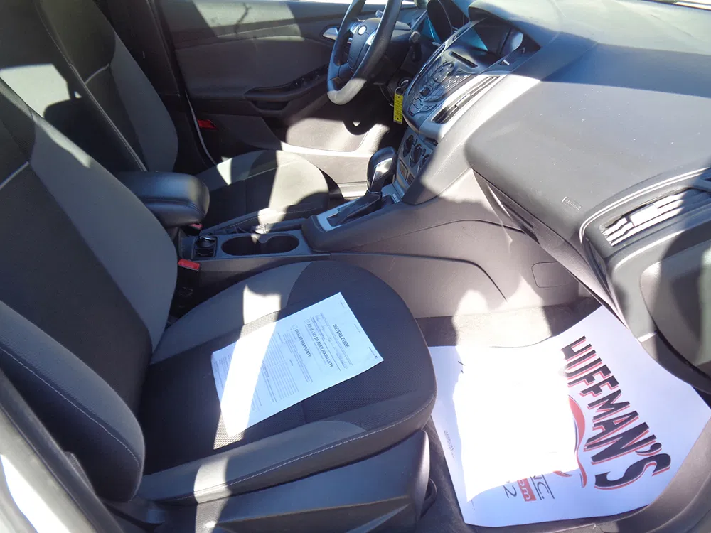 
								FORD FOCUS SE full									