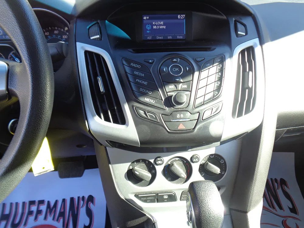 
								FORD FOCUS SE full									