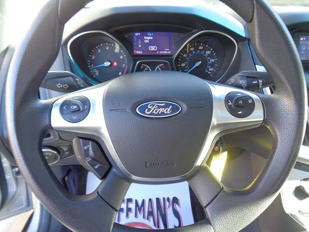 
								FORD FOCUS SE full									