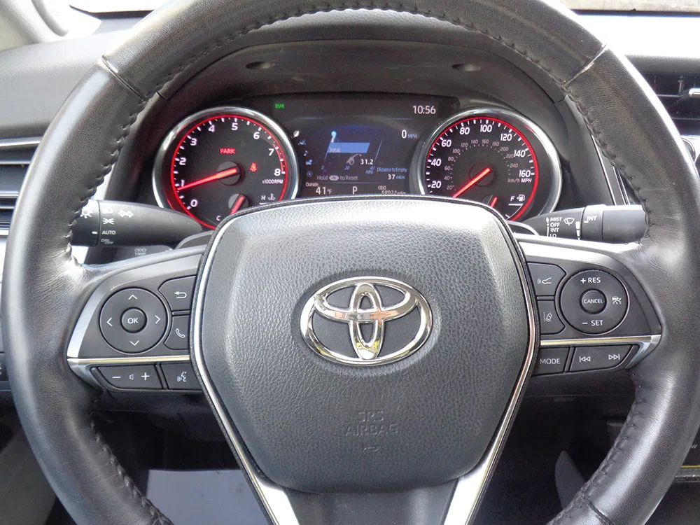 
								TOYOTA CAMRY XSE full									