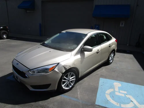 2017 Ford Focus SE's photo