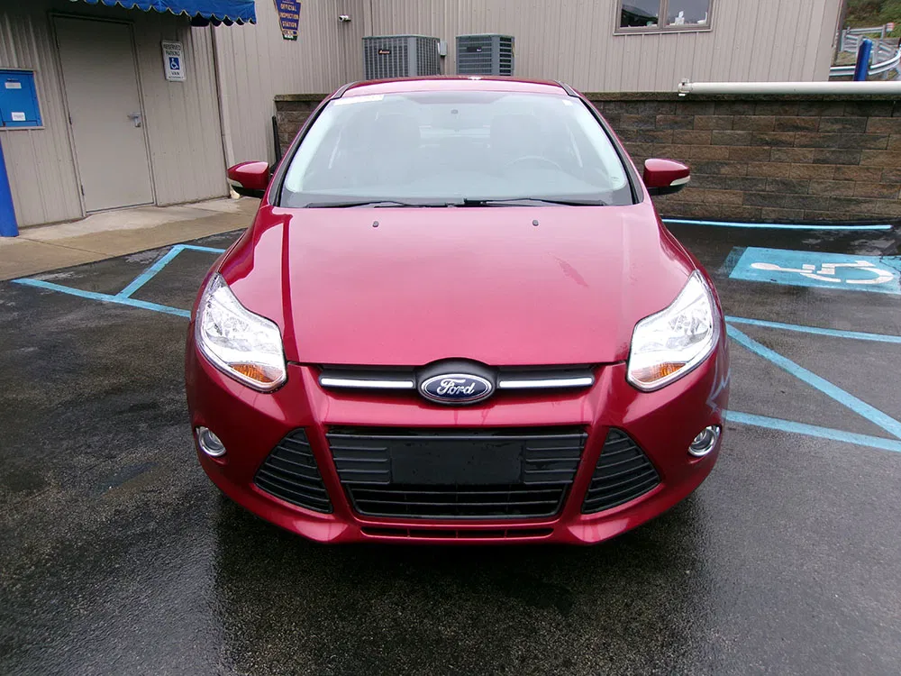 
								FORD FOCUS SE full									