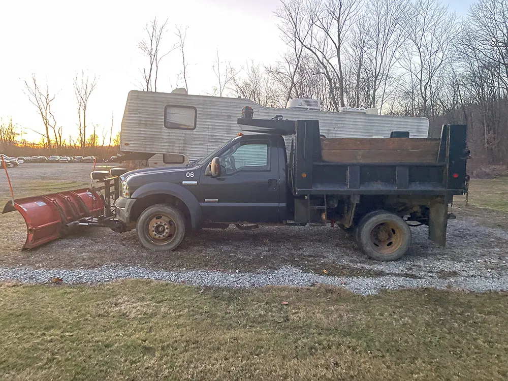 
								FORD F-550 XLT REG CAB DUALLY DUMP full									