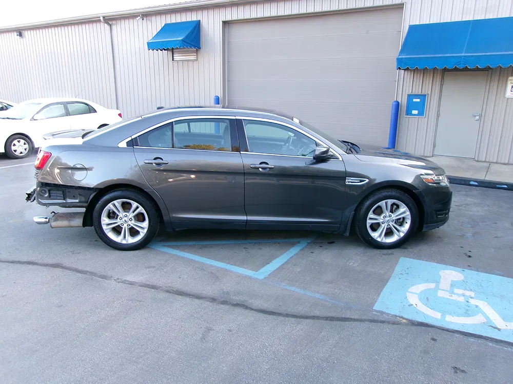 
								FORD TAURUS SEL full									