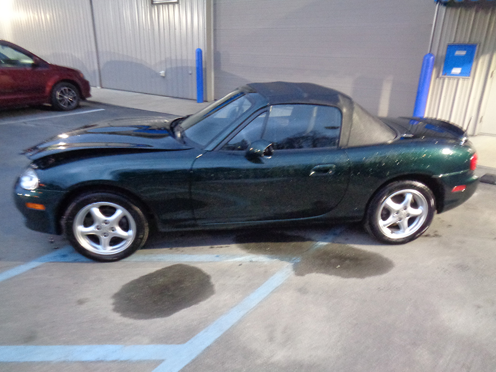 
								MAZDA MX-5 MIATA full									