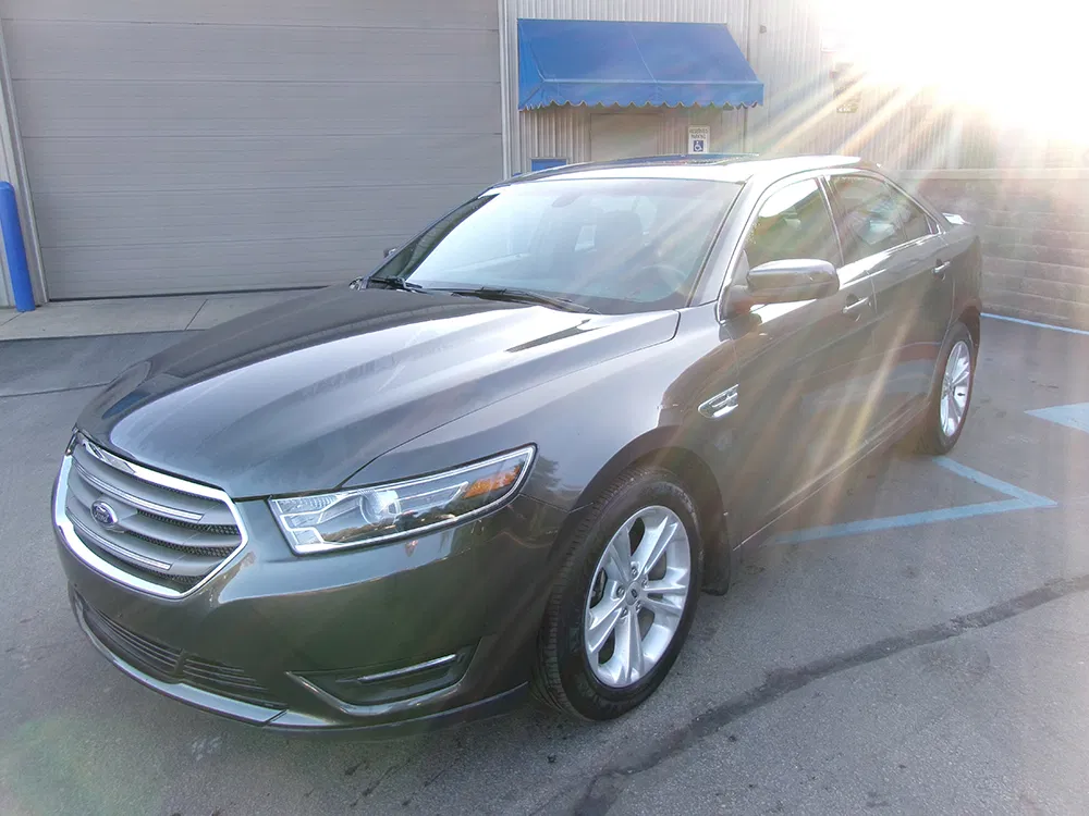 
								FORD TAURUS SEL full									