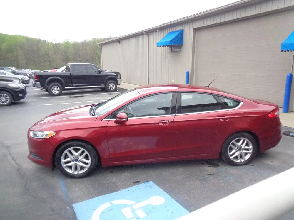 
								FORD FUSION SE full									