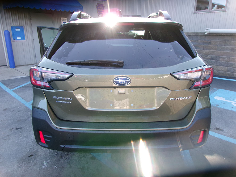 
								SUBARU OUTBACK PREMIUM full									
