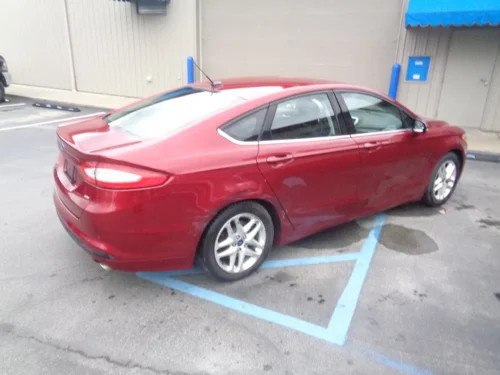 2016 Ford Fusion SE's photo