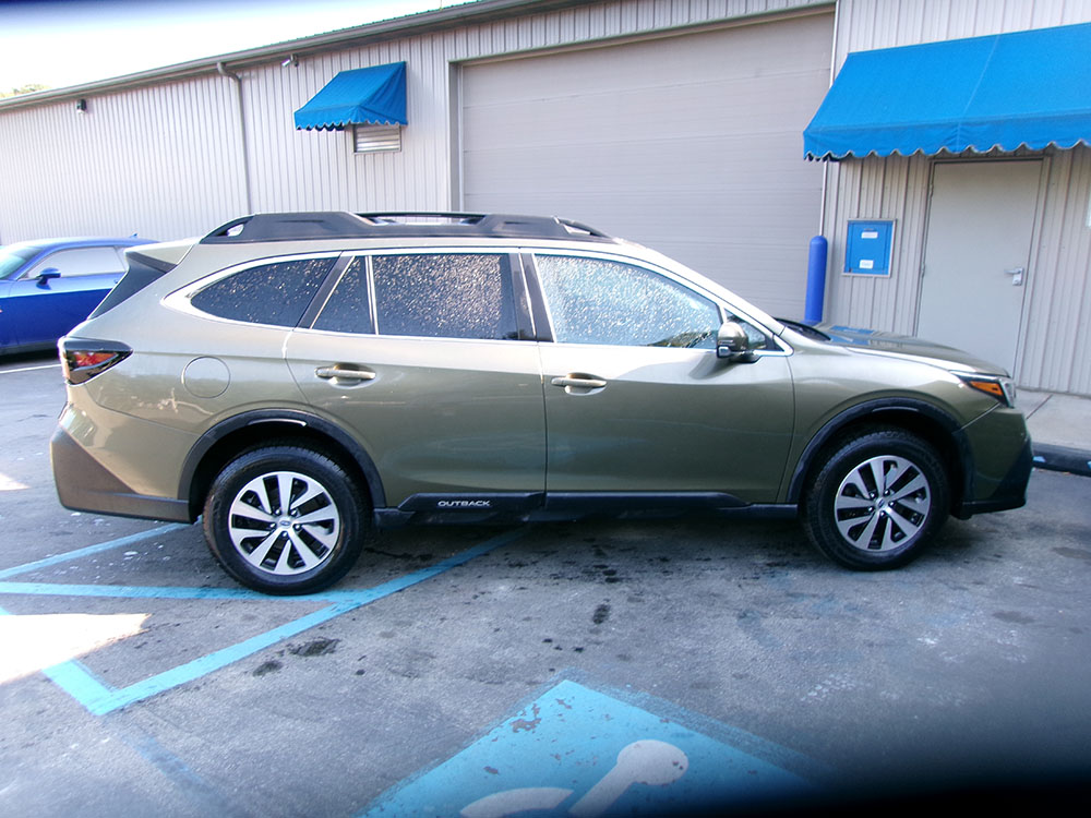 
								SUBARU OUTBACK PREMIUM full									