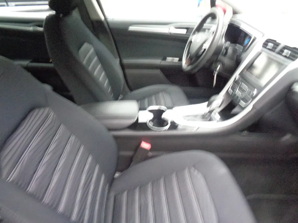 
								FORD FUSION SE full									