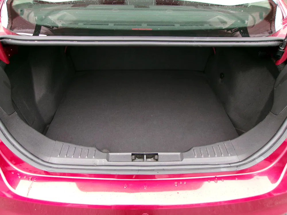 
								FORD FOCUS SE full									