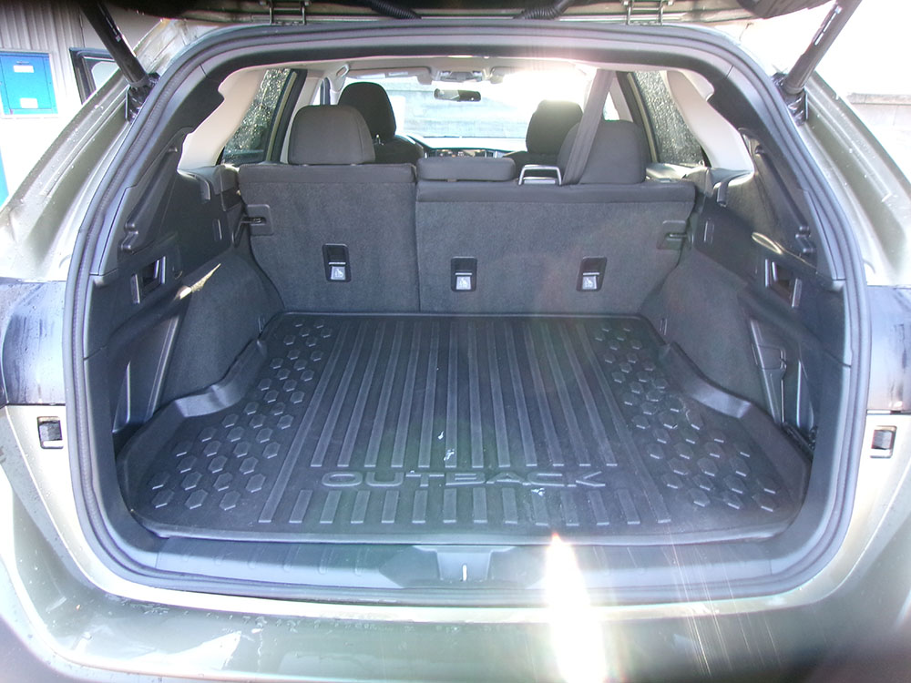 
								SUBARU OUTBACK PREMIUM full									