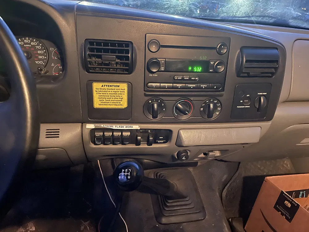 
								FORD F-550 XLT REG CAB DUALLY DUMP full									