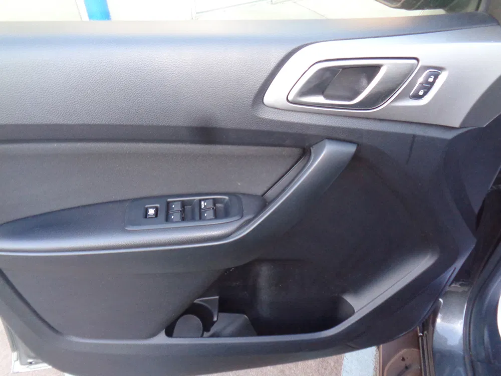 
								FORD RANGER XLT CREW CAB full									