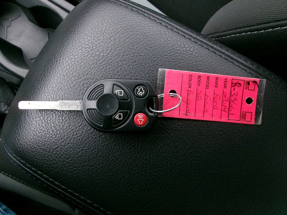 
								FORD FOCUS SE full									