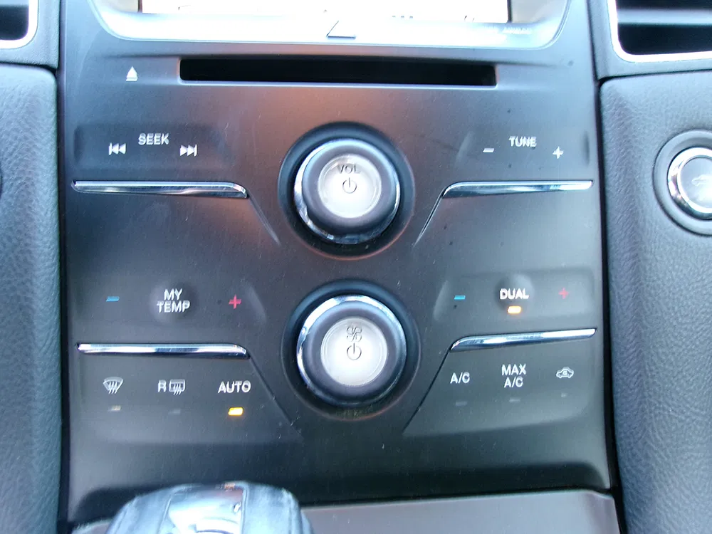 
								FORD TAURUS SEL full									