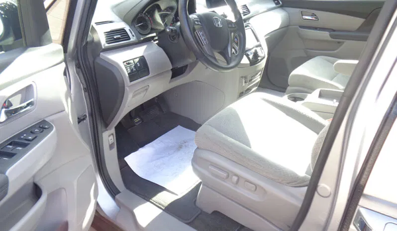 
								HONDA ODYSSEY SE full									