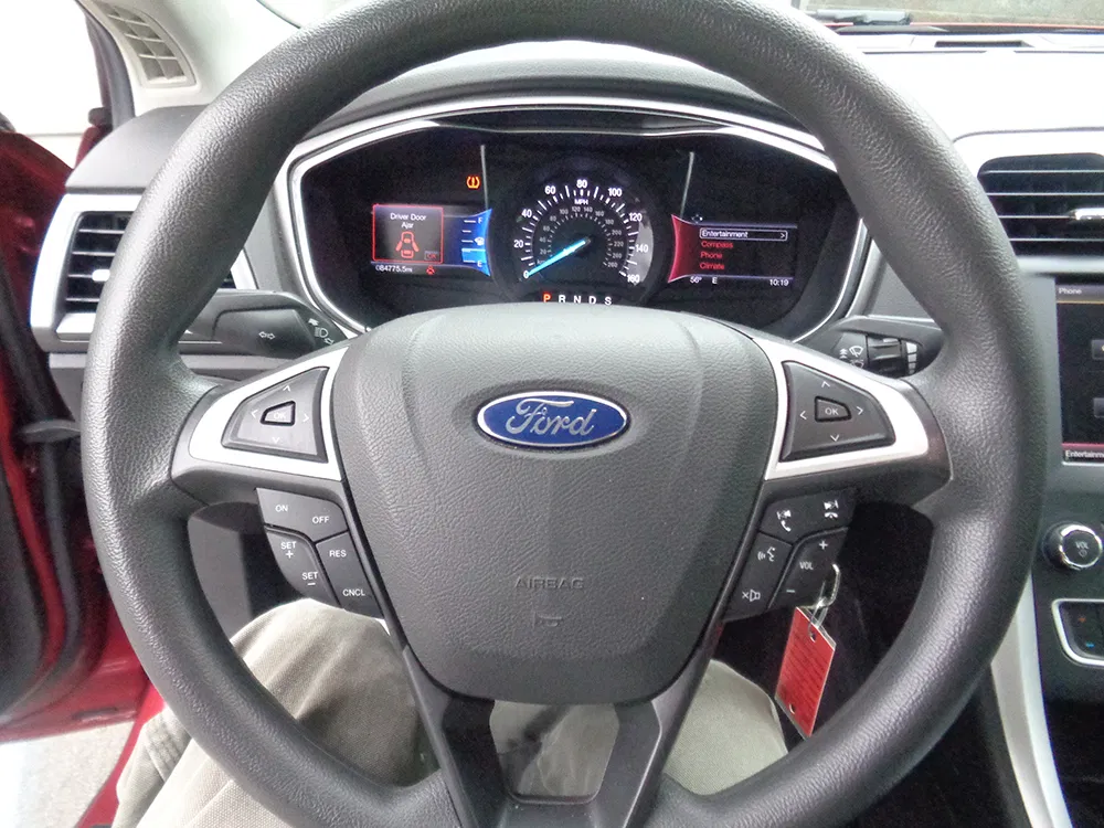 
								FORD FUSION SE full									