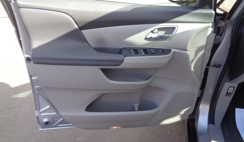 
								HONDA ODYSSEY SE full									