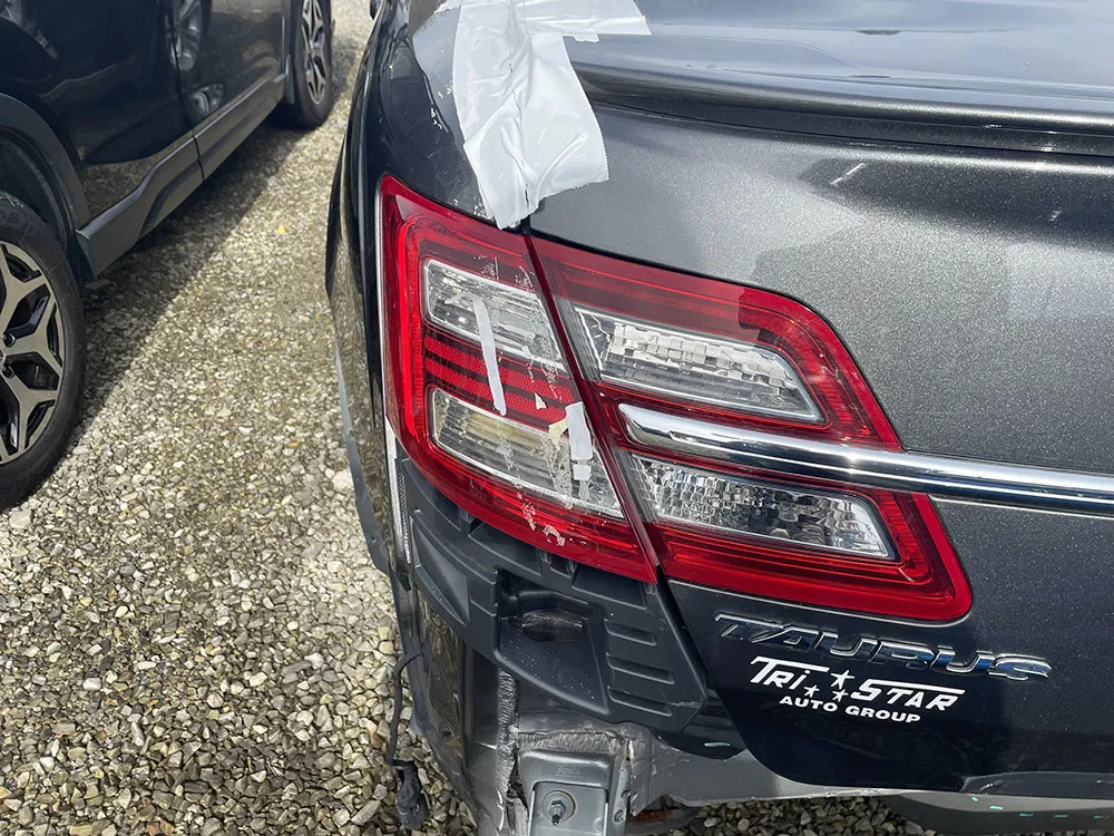 
								FORD TAURUS SEL full									